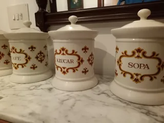 Set di 5 barattoli in acrilico o plastica dura per cucina