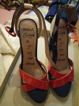 Sandali vernice blu e rosse