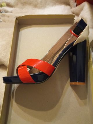 Sandali vernice blu e rosse