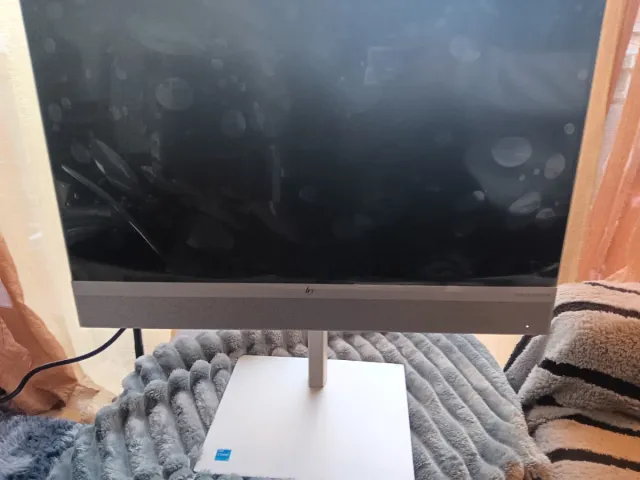 HP EliteOne 840 G9 Táctil