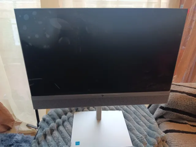 HP EliteOne 840 G9 Táctil