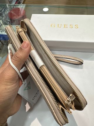 Cartera Guess Beige