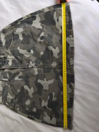 Minifalda Stradivarius camuflaje