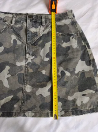 Minifalda Stradivarius camuflaje