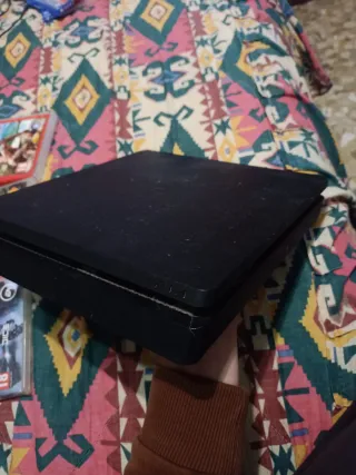 PS4 (PlayStation 4) Negra + 3 Juegos