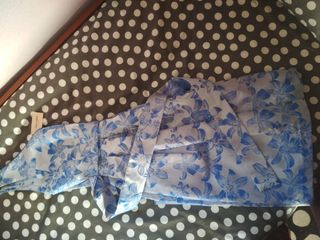 Vestido Teria Yabar floral azul y blanco