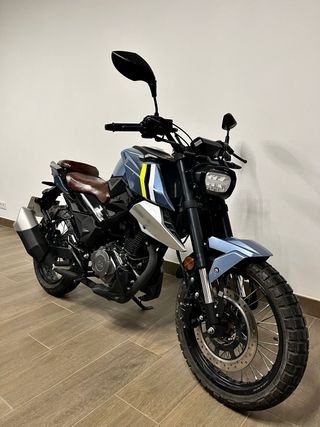 Moto 125cc Scrambler - ITV nueva - Pocos kms.
