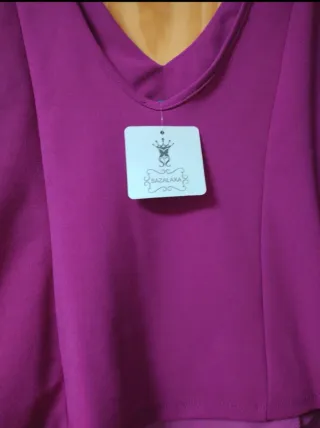 Blusa morada con volantes