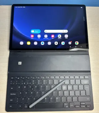 Samsung Galaxy Tab S9 FE Plus + Custodia/Tastiere