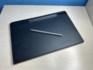 Samsung Galaxy Tab S9 FE Plus + Custodia/Tastiere