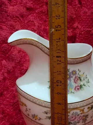 Lechera inglesa floral dorada