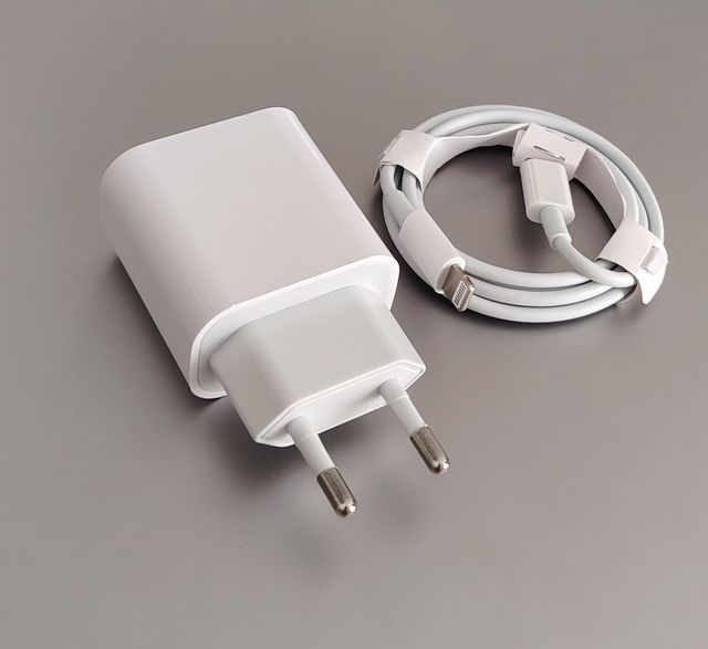 Cargador 20W USB-C compartible iPhone 14/13/12/11