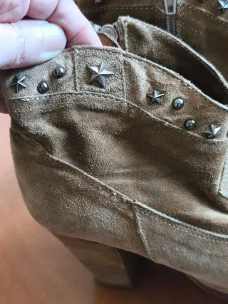 Botines ALPE piel beige tachuelas