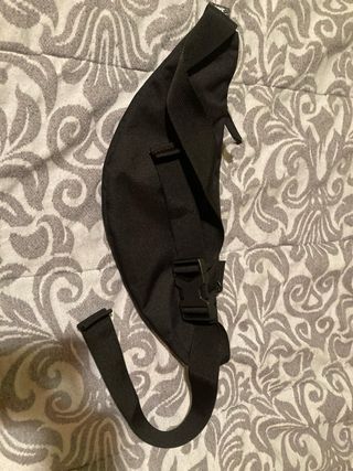 Riñonera Nike Negra