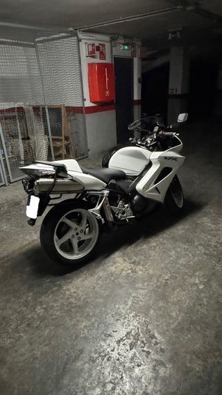 Honda VFR 800 VTEC ABS