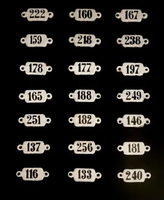 Chapas esmaltadas antiguas números