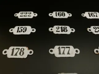 Chapas esmaltadas antiguas números