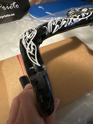 Manubrio da strada in carbonio.