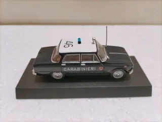 Alfa Romeo Giulia 1600 Super 1972 no Bburago