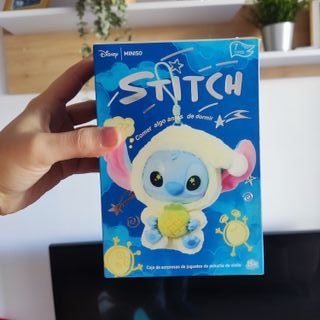 Labubu Peluche Stitch con zanahoria