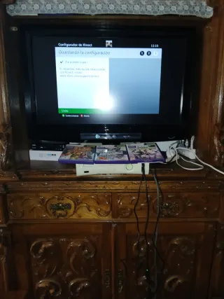 Consola Xbox 360 Blanca mas 4 juego y kinect