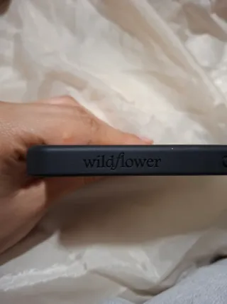 Funda iPhone 13 y 14 Wildflower Flores Amarillas