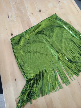 Falda lentejuelas verde con flecos