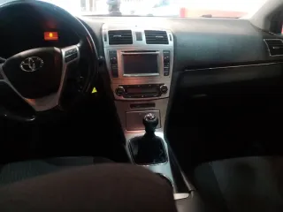 Toyota Avensis 2013