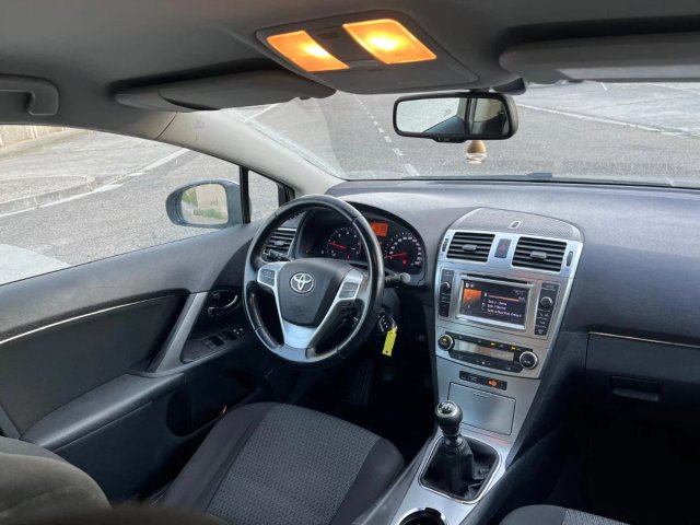 Toyota Avensis 2013