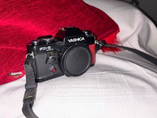 Yashica FX-D Quartz  2 obiettivi +flash+borsa