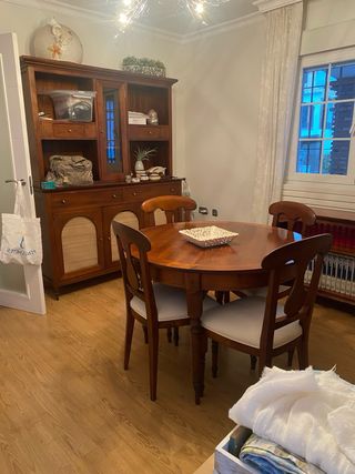 Urge Muebles de madera en perfecto estado.