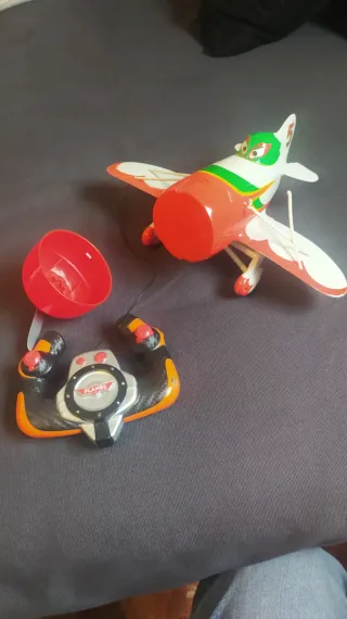 Avión radiocontrol teledirigido