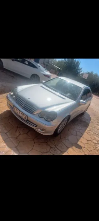 Mercedes-Benz Clase C 2005