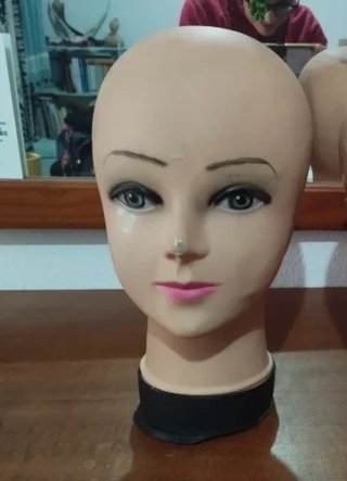 Cabeza de maniquí expositor sombrero