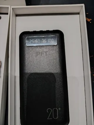 Smartwatch con 2 cinturini e powerbank