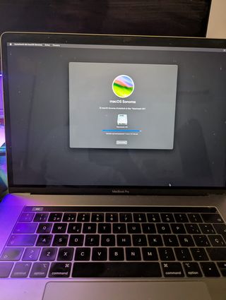 MacBook Pro 15 2018 i7 • 16GB RAM