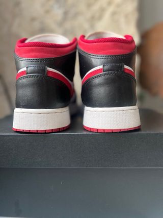 Nike Air Jordan 1 Mid Talla 38
