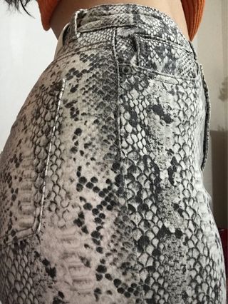 Pantalones animal print serpiente