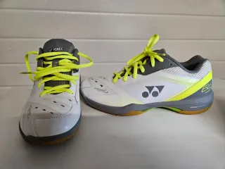 Deportivas YONEX  sin usar