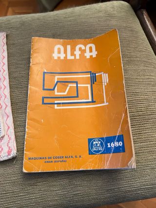 Máquina de coser Alfa vintage