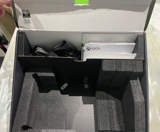 Caja Xbox Series X 1TB SSD