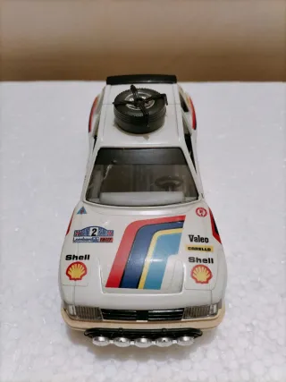 Peugeot 205 rally Bburago 1/24