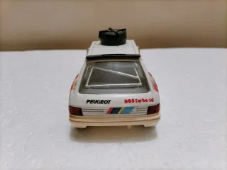 Peugeot 205 rally Bburago 1/24