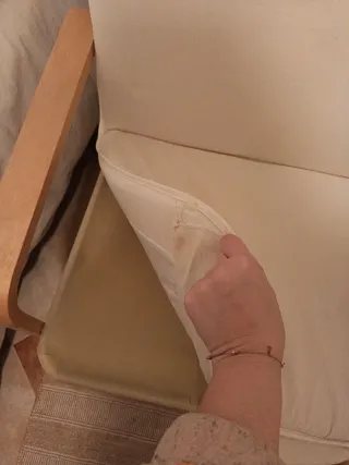 Hamaca beige de tela y madera