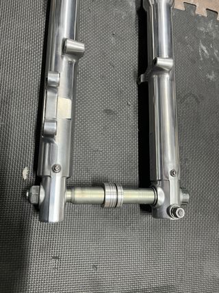 Horquilla Showa Harley Davidson