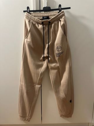 Pantalón chándal Bershka beige