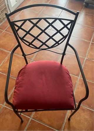 Mesa de forja antigua con 6 sillas