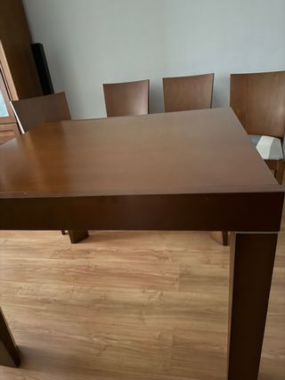 Mesa de comedor extensible de madera