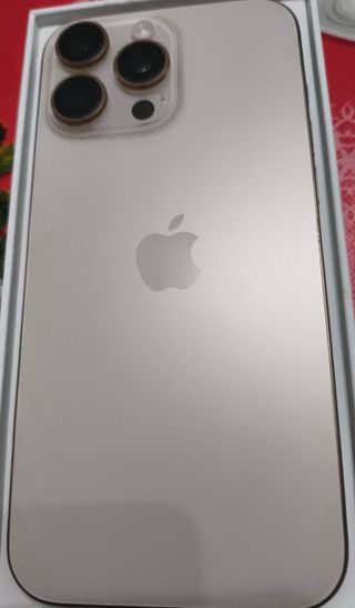 iPhone 16 Pro Max Dorado