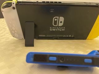 Nintendo Switch Edición Fortnite + 3 Mandos